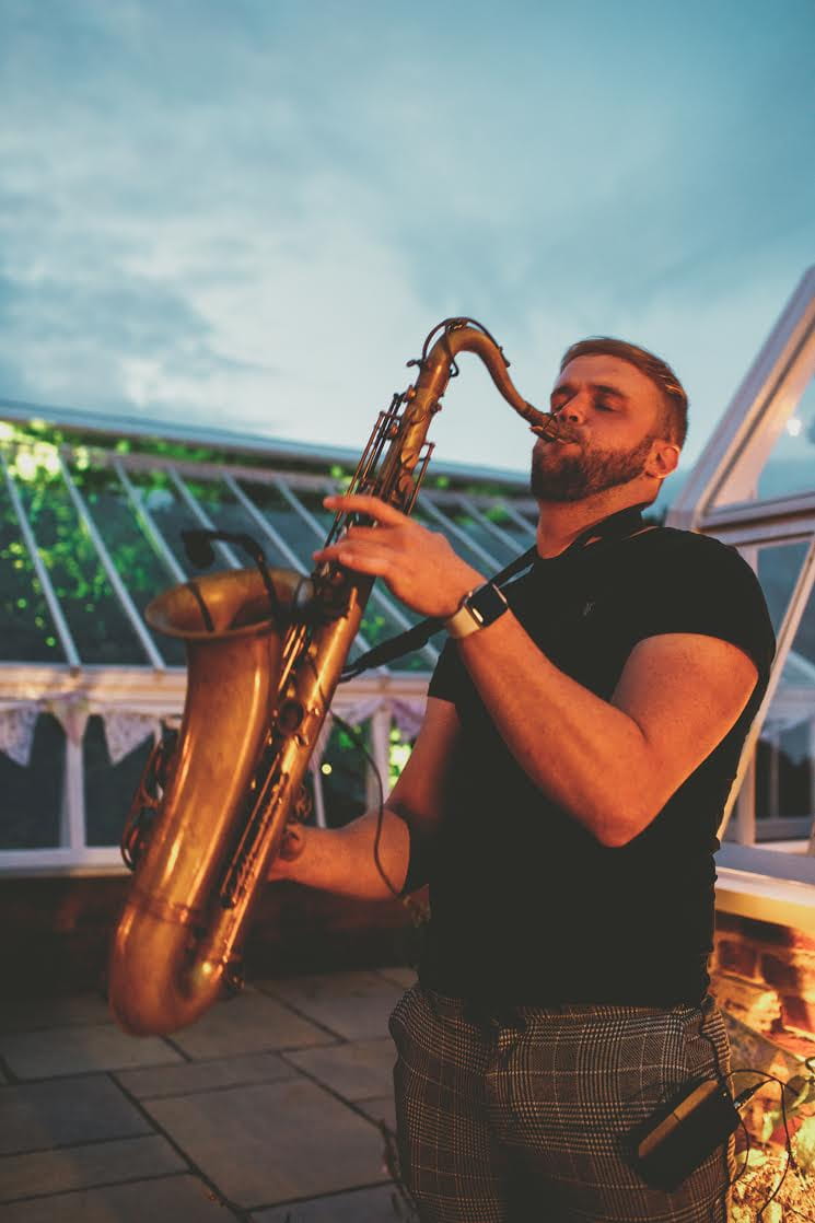 Joe Reeve Professional Saxophonist 